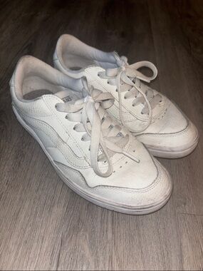 Vans Women's White Low-Top Leather Skate Sneakers comfy Cush feature